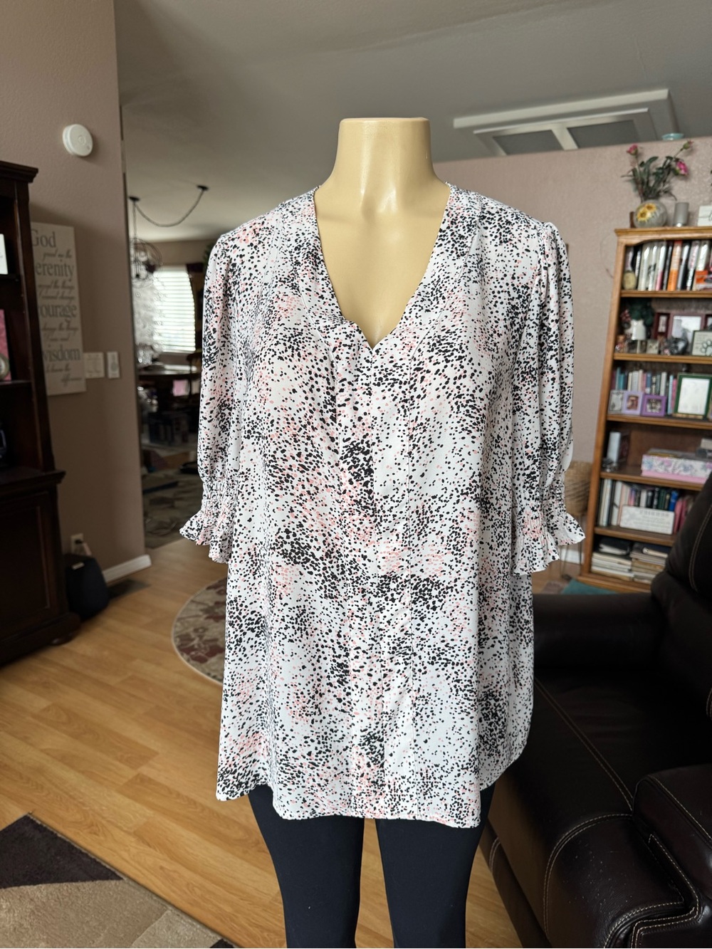 Jones New York pink & black speckled V-neck blouse-size 1X